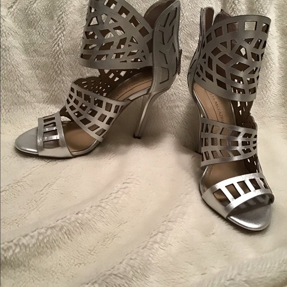 BCBG NWT metallic heels - Picture 14 of 14